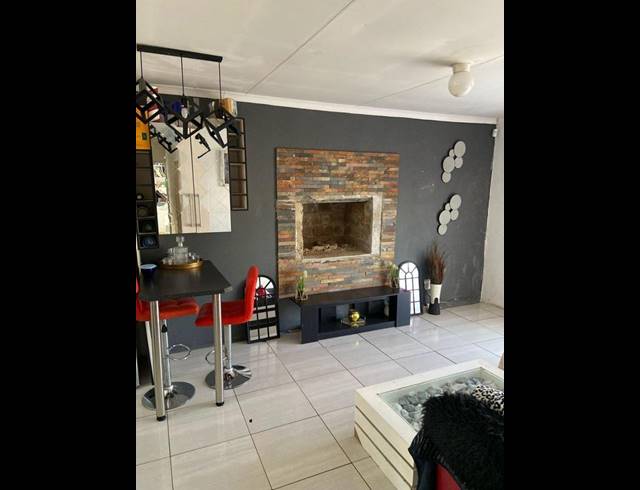 3 BEDROOM PROPERTY TO RENT IN BLUE HILLS COUNTRY ESTATE